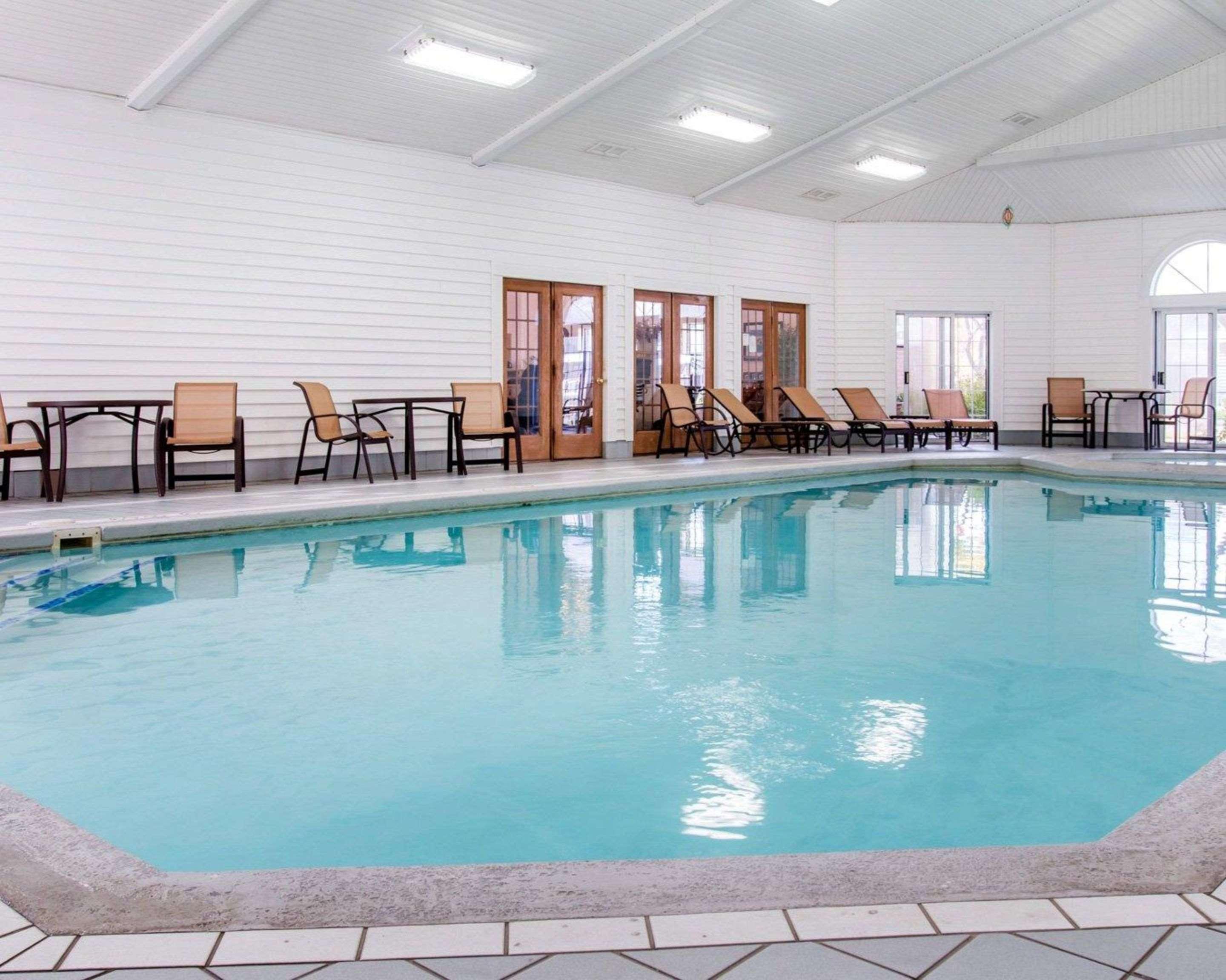 Comfort Inn Lakeside Mackinaw City Exterior foto